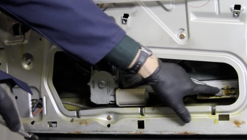 Mercedes window regulator outlet replacement